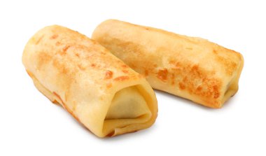 İki leziz rulo krep, beyaz üzerine izole.