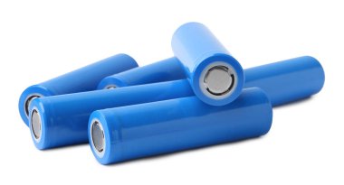 Birçok AA hücre pili beyaza izole edildi