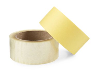 Yapıştırıcı ve maskeleme bantları beyaza izole edilmiş.