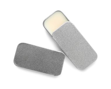 Beyaz teneke kutulardaki doğal katı parfüm.