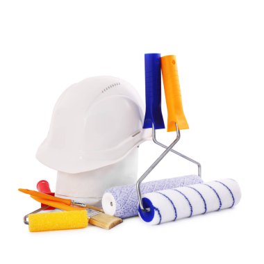 Yapı malzemesi, başlık ve beyaz üzerine izole edilmiş farklı inşaat araçları