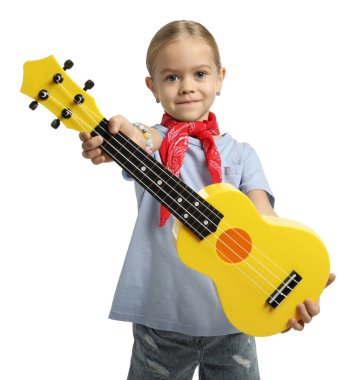 Beyaz arkaplanda ukulele olan küçük kız.