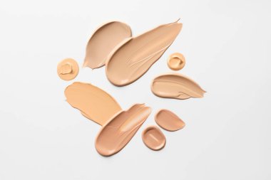 Beyaz arkaplandaki temel örnekleri, üst görünüm