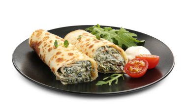 Süzme peynirli, ıspanaklı, roka ve domatesli leziz krep.