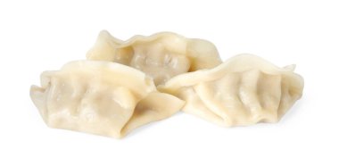 Lezzetli haşlanmış gyoza (hamur tatlısı) beyaz üzerine izole edilmiş