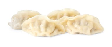 Lezzetli haşlanmış gyoza (hamur tatlısı) beyaz üzerine izole edilmiş