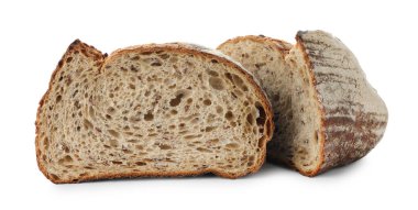 Beyaz üzerine izole edilmiş taze ekmek parçaları.