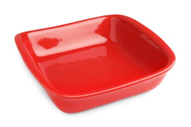 Beyaza izole edilmiş bir seramik güveç. Mutfak aletleri