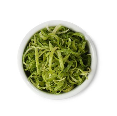 Tabaktaki taze kireç tadı beyaza izole edilmiş, üst manzara