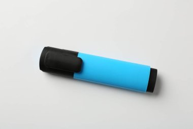 Beyaz arkaplanda parlak ışıklandırma, üst görünüm