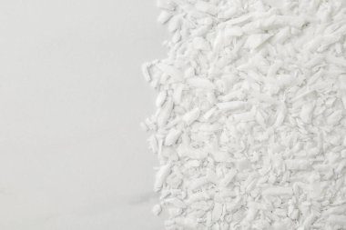Beyaz mermer masada soya yağı, üst manzara.