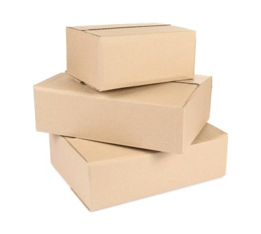 Karton paket kutuları beyaz üzerine izole