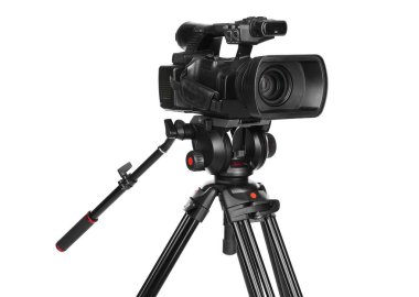 Beyaz üzerine izole edilmiş üç ayaklı modern video kamera