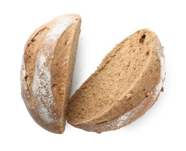 Taze pişmiş ekmek yarıları beyaz, üst manzara izole