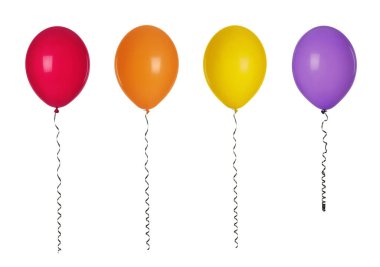 Farklı renklerde balonlar beyaz üzerine izole edilmiş, set