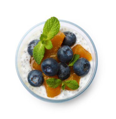 Yaban mersinli, şeftalili ve nane şekerli nefis chia pudingi.