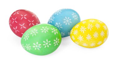 Mutlu Paskalyalar. Parlak boyalı yumurtalar beyaza izole edilmiş