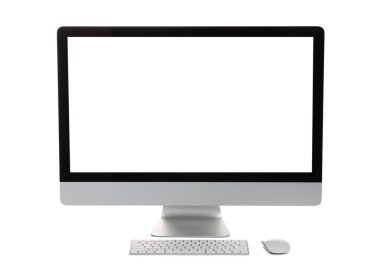 Bilgisayar monitörü, klavye ve fare beyazda izole edildi