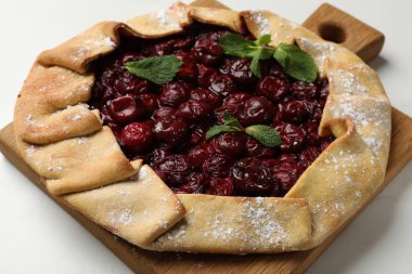 Kirazlı ve nane şekerli güzel bir galet, yakın plan.