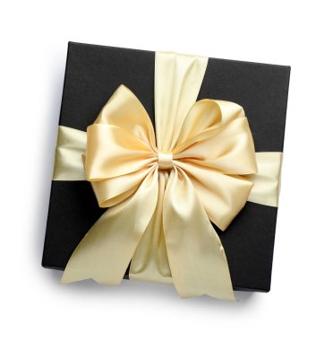 Altın yay ile hediye kutusu beyaz, üst manzara izole