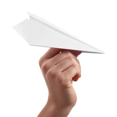 Beyaz arka planda el yapımı kağıt uçaklı kadın, yakın plan.