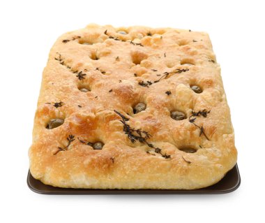 Zeytinli ve kekikli nefis Focaccia ekmeği beyaz üzerine izole edilmiş.