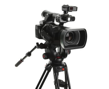 Modern profesyonel video kamera beyaza izole edildi