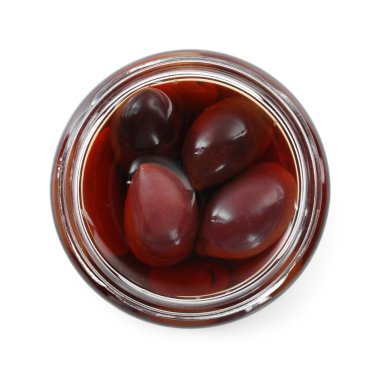 Cam kavanozdaki turşulu zeytinler beyaza izole edilmiş, üst manzara