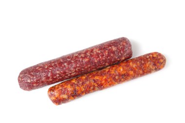 Lezzetli kuru sosisler beyaz, üst manzara izole