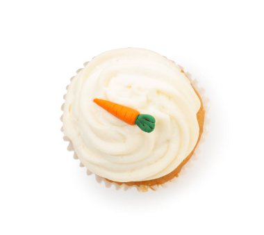 Havuçlu kek, beyaza izole edilmiş, üst manzara.