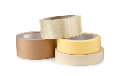 Yapıştırıcı ve maskeleme bantları beyaza izole edilmiş.