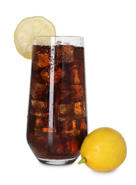 Buzlu kolayı tazeleyen cam ve limonlu beyaz.