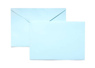 Mavi zarflar beyaza izole edilmiş, üst manzara. Tasarım için model
