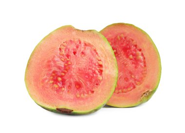 Beyaz üzerine izole edilmiş taze guava meyveleri.