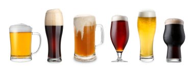 Farklı tipte taze bira, beyaz sette izole edilmiş.