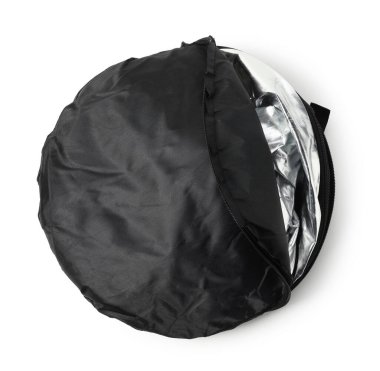 Bir ışık yansıtıcısı beyaza izole edilmiş, üst manzara. Fotoğraf stüdyosu ekipmanı