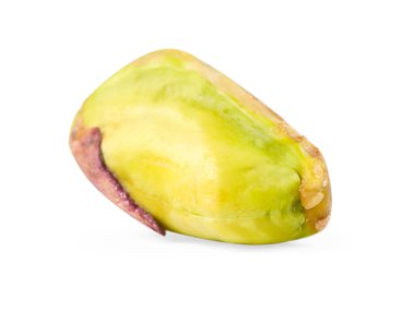 Soyulmuş fıstıklı fındık beyaza izole edilmiş.