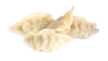 Lezzetli haşlanmış gyoza (hamur tatlısı) beyaz üzerine izole edilmiş