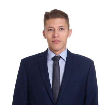 Beyaz arka plan üzerinde takım elbiseli yakışıklı genç