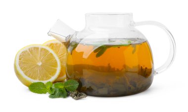 Limonlu aromatik nane çayı, beyaz üzerine izole edilmiş taze ve kuru yapraklar.