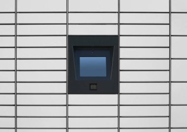 Paketler ve mektuplar için modern posta makinesi
