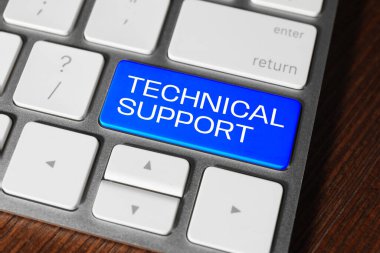 Bilgisayar klavyesinde teknik destek düğmesi mavi, yakın plan