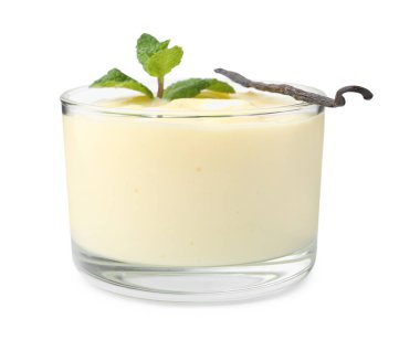 Lezzetli vanilyalı puding, nane ve kabuk beyaz üzerine izole