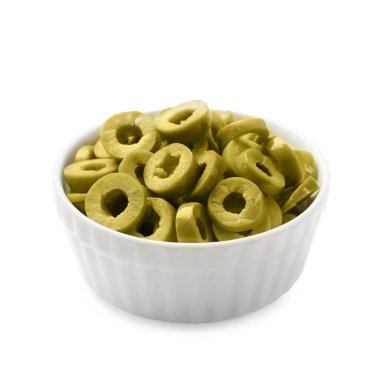 Taze yeşil zeytin halkalarını beyaza sarılmış vazoda kes.