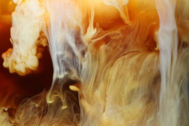 Arka plan olarak buzlu ve sütlü kahve, yakın plan