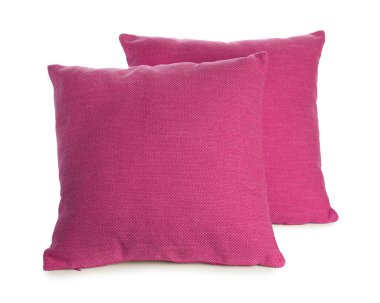 Kırmızılı yastıklar beyaza izole edilmiş