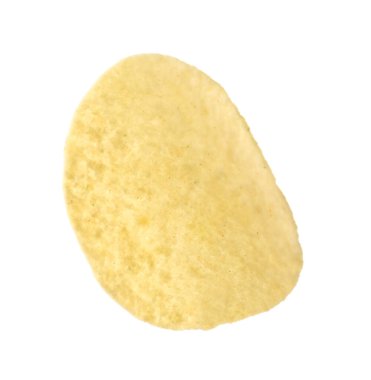 Beyaza izole edilmiş lezzetli bir patates cipsi.
