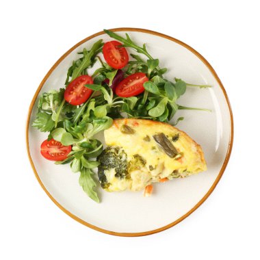 Lezzetli sebze güveci ve salata.