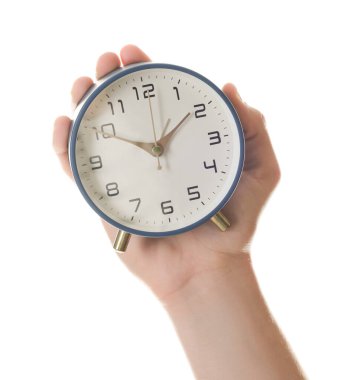 Beyaz arka planda alarmlı adam, yakın plan