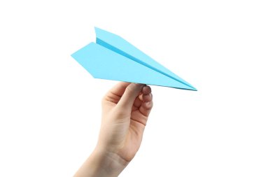 Beyaz arka planda açık mavi kağıt uçaklı kadın, yakın plan.